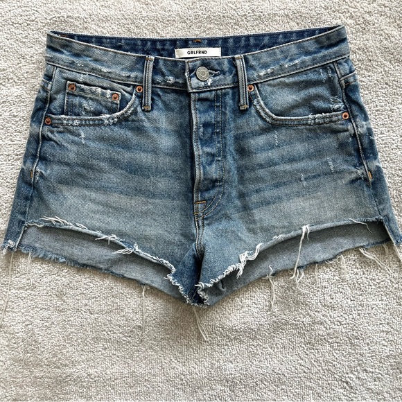 GRLFRND Cindy High-Rise Denim Short in Love Grows Size 26 Trendy Stylish - Picture 2 of 9